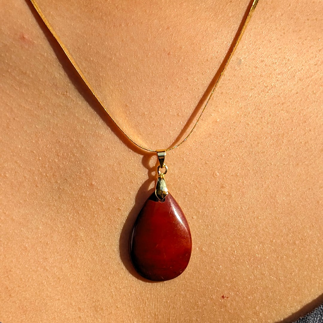 Collier avec Pendentif Jaspe Rouge